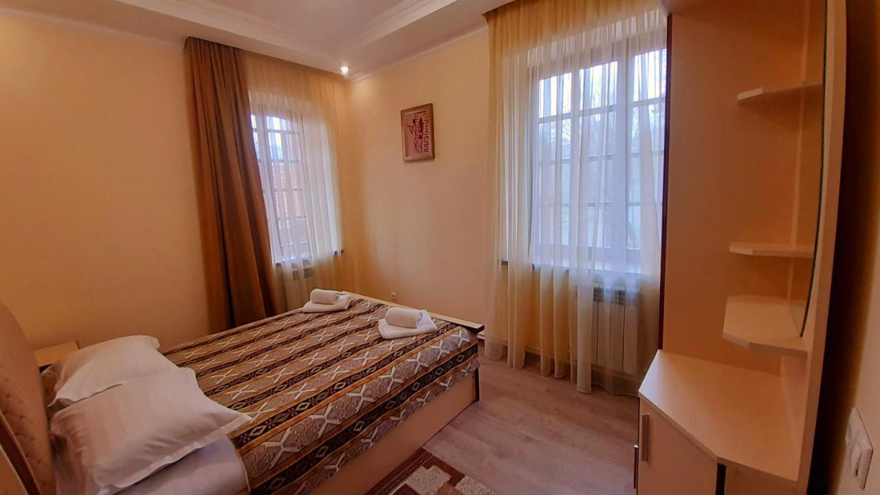 Hotel Dilijan Old Center Buitenkant foto
