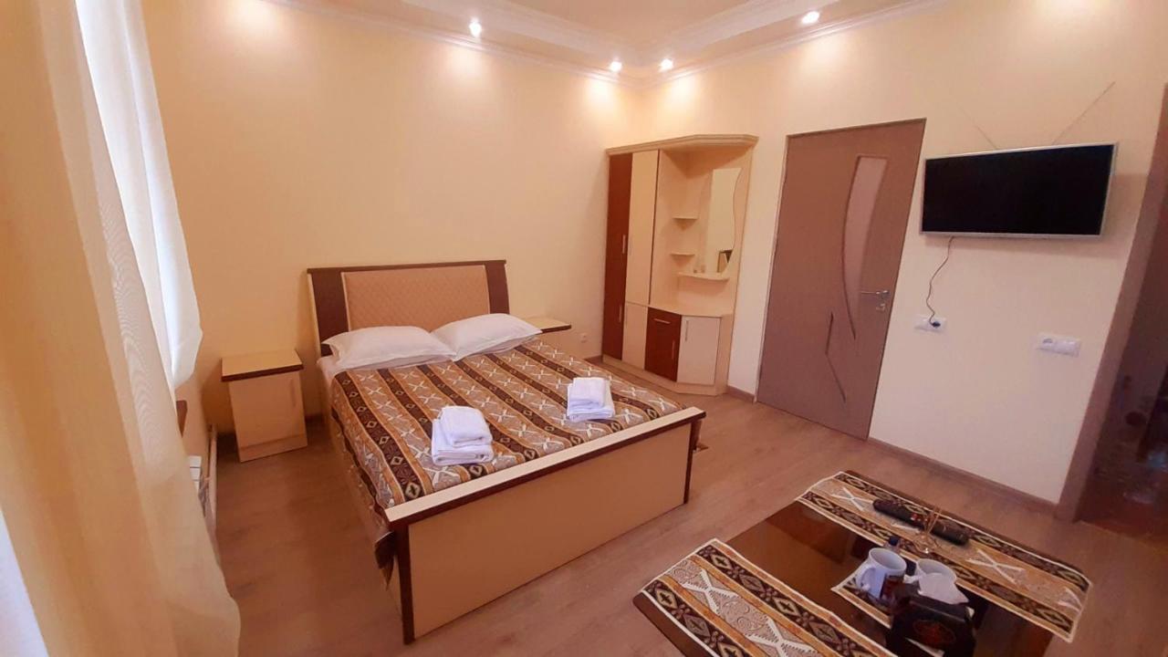 Hotel Dilijan Old Center Buitenkant foto
